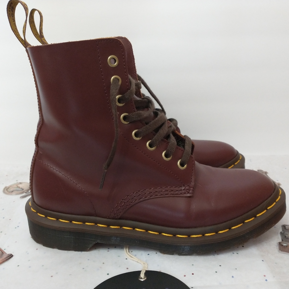 Like New! Dr. Martens Pascal Leather Boots Size 7US